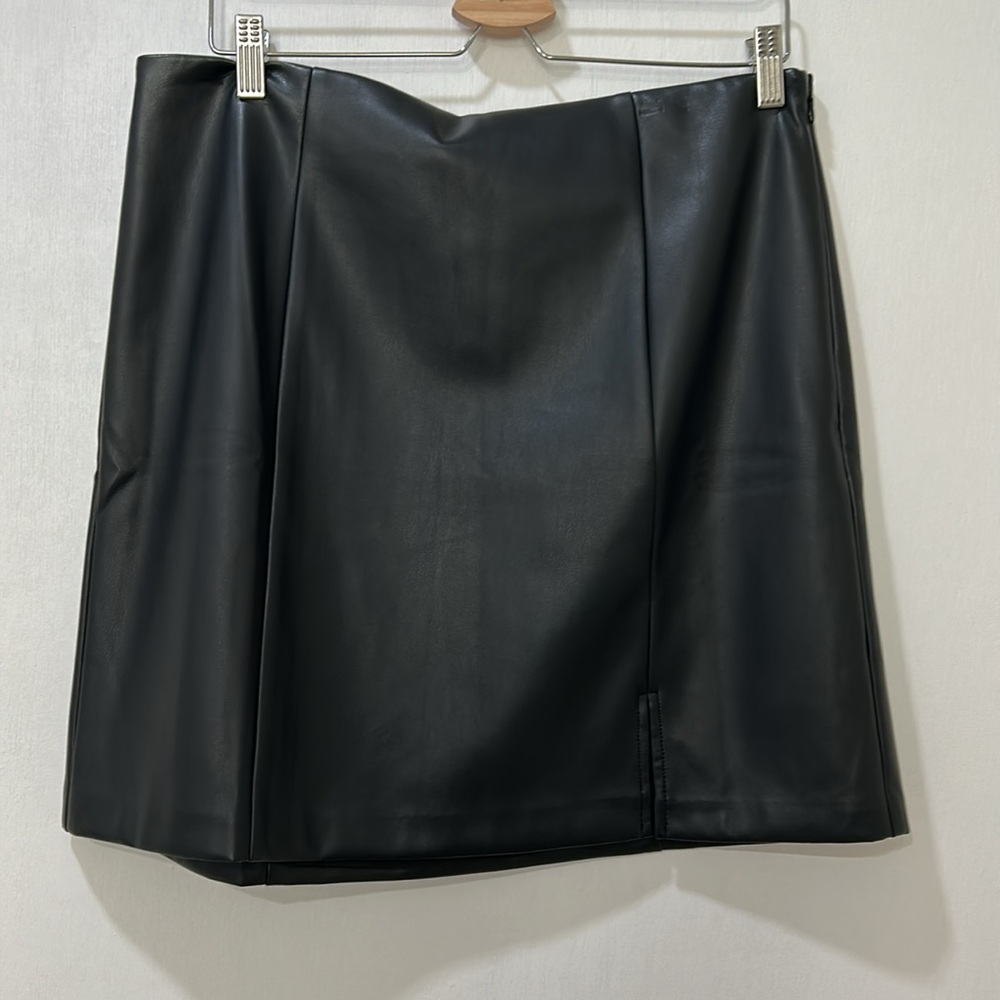 LOFT WOMENS BLACK  FAUX LEATHER MINI SKIRT SZ 14 PETITE NEW